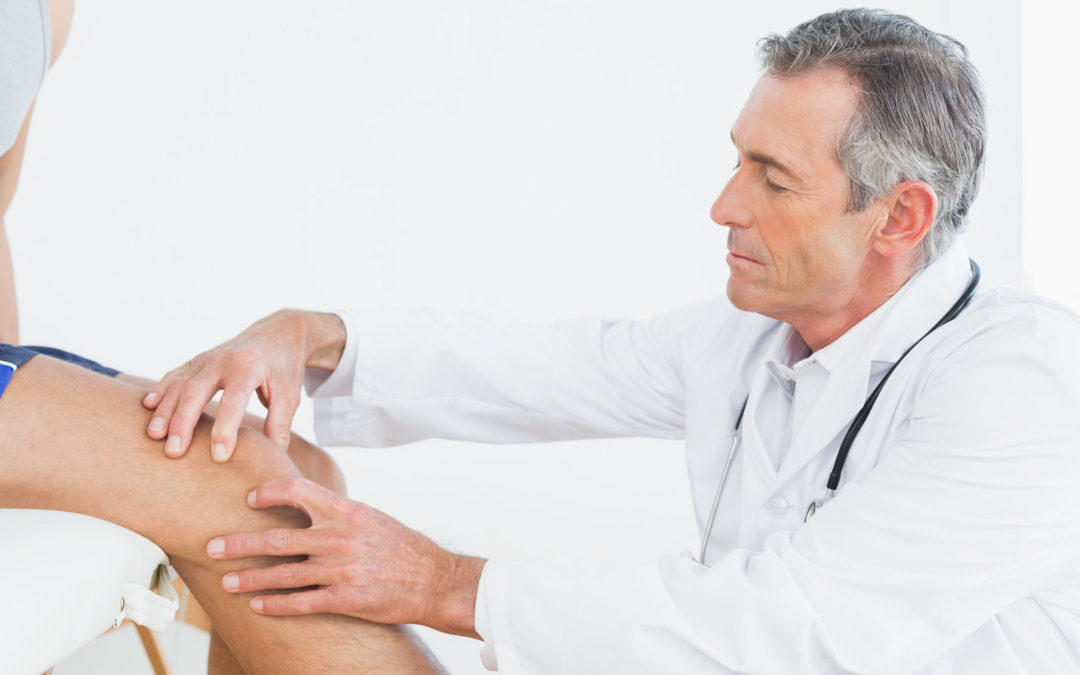 Which doctor is best for knee pain?